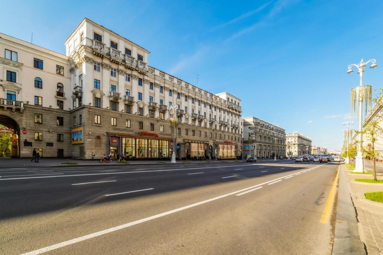 In The Center Of Minsk Lejlighed Eksteriør billede